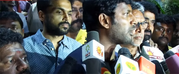 nadigar sangam statement,cauvery water war,vishal,karunas,tamilnadu,karnataka  సినీ నటులు నిజంగా నటిస్తున్న వేళ...!